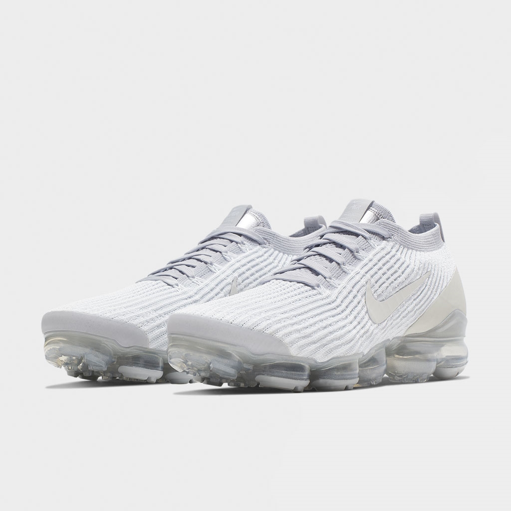white vapormax flyknit