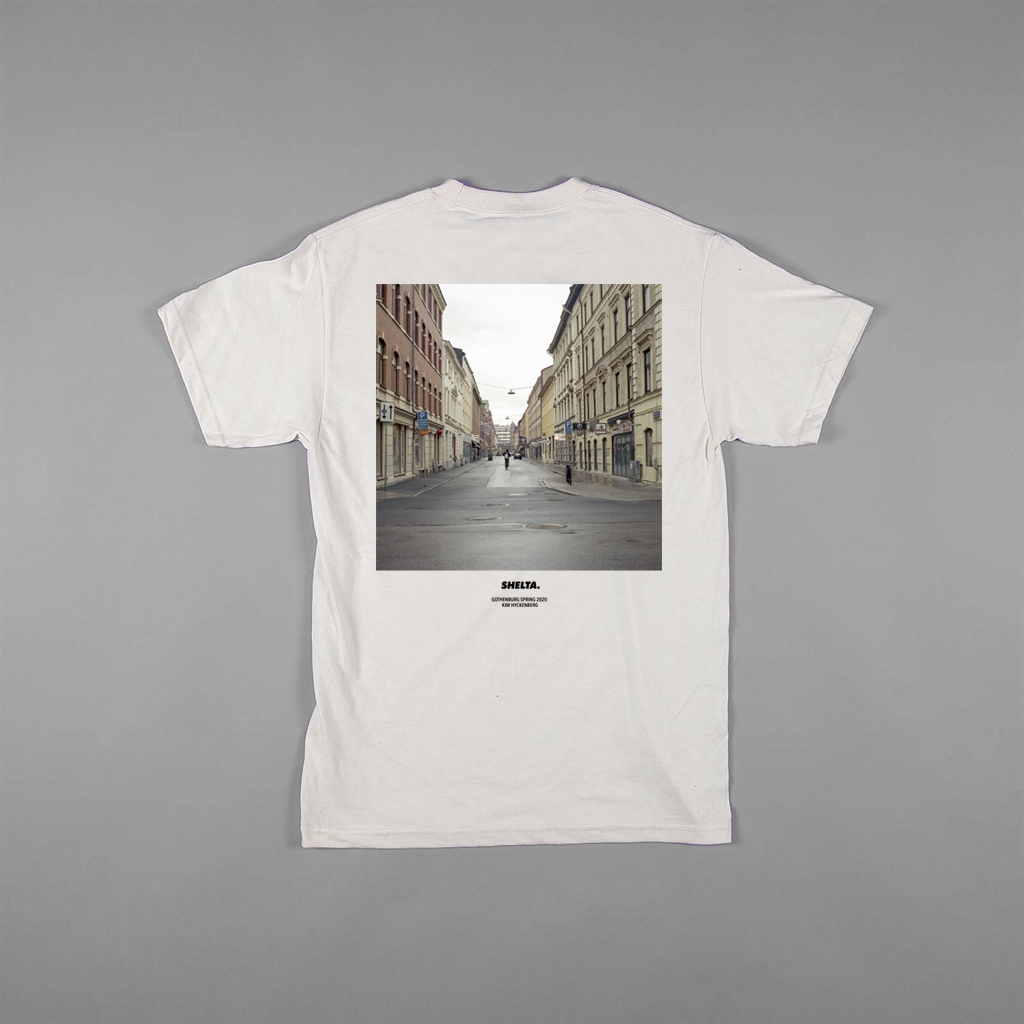 Shelta x Kim Hyckenberg GBG Spring 2020 Andra Långgatan T-shirt Off White (SHE-K
